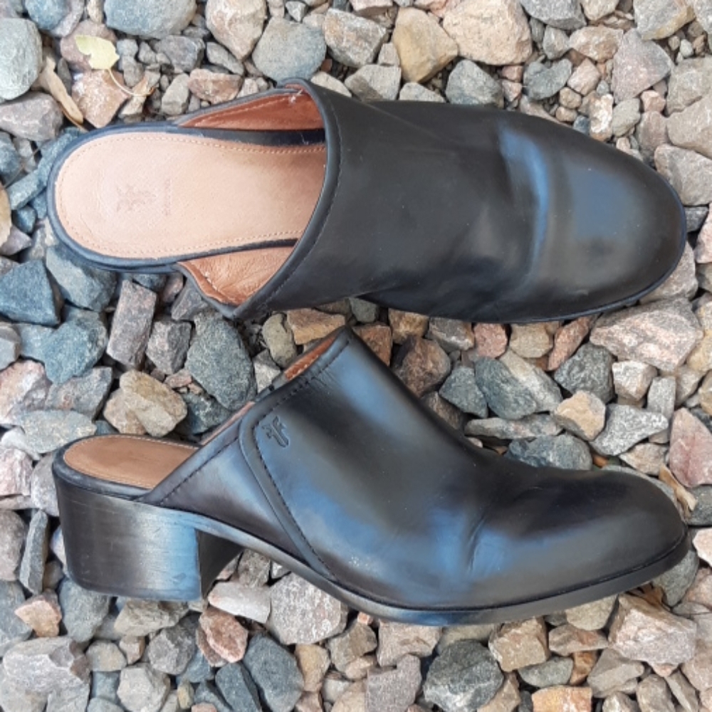 Frye black leather mules clogs 9.5